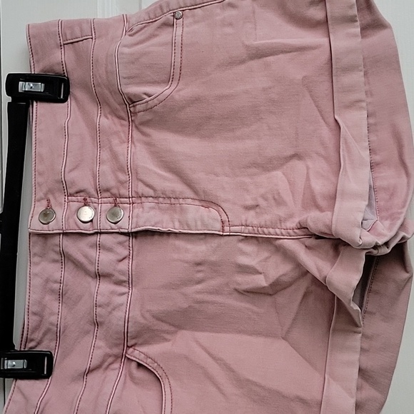 Tinseltown High Rise Shorts - Picture 3 of 12